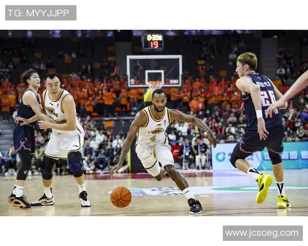 CBA常规赛第九轮精彩对决广东队迎战浙江队全力争胜展现篮球魅力 CBA常规赛第九轮精彩对决广东队迎战浙江队全力争胜展现篮球魅力